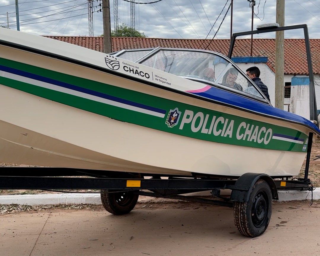 *FUERTE ESPERANZA: EL GOBERNADOR ENTREGÓ NUEVOS PATRULLEROS Y UNA LANCHA PARA REFORZAR LA SEGURIDAD EN EL IMPENETRABLE*