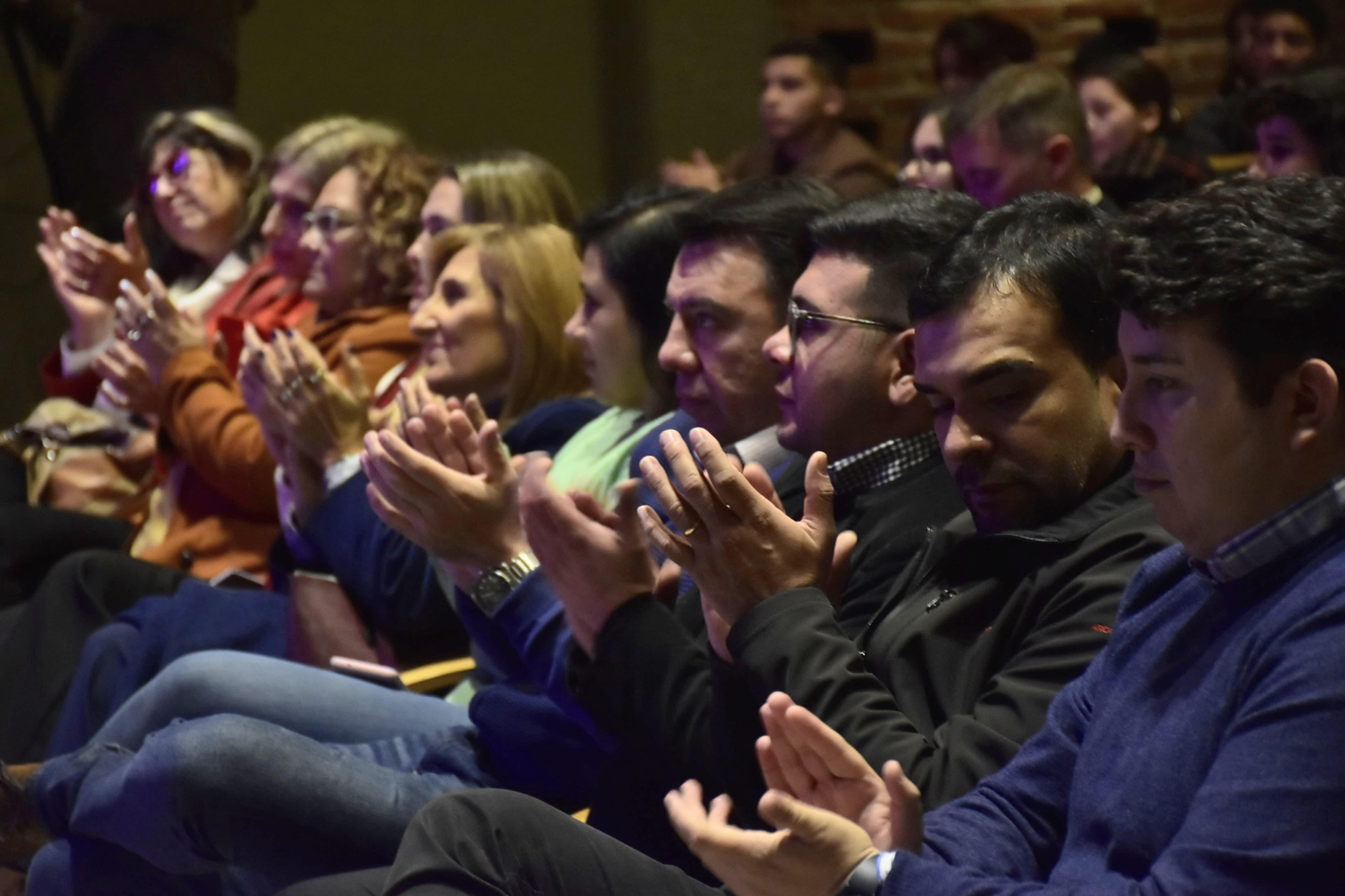 *EMPRENDER EN LA ERA DIGITAL: EL GOBIERNO PROVINCIAL Y COCA COLA CAPACITAN DE MANERA GRATUITA A MÁS DE 2000 JÓVENES*