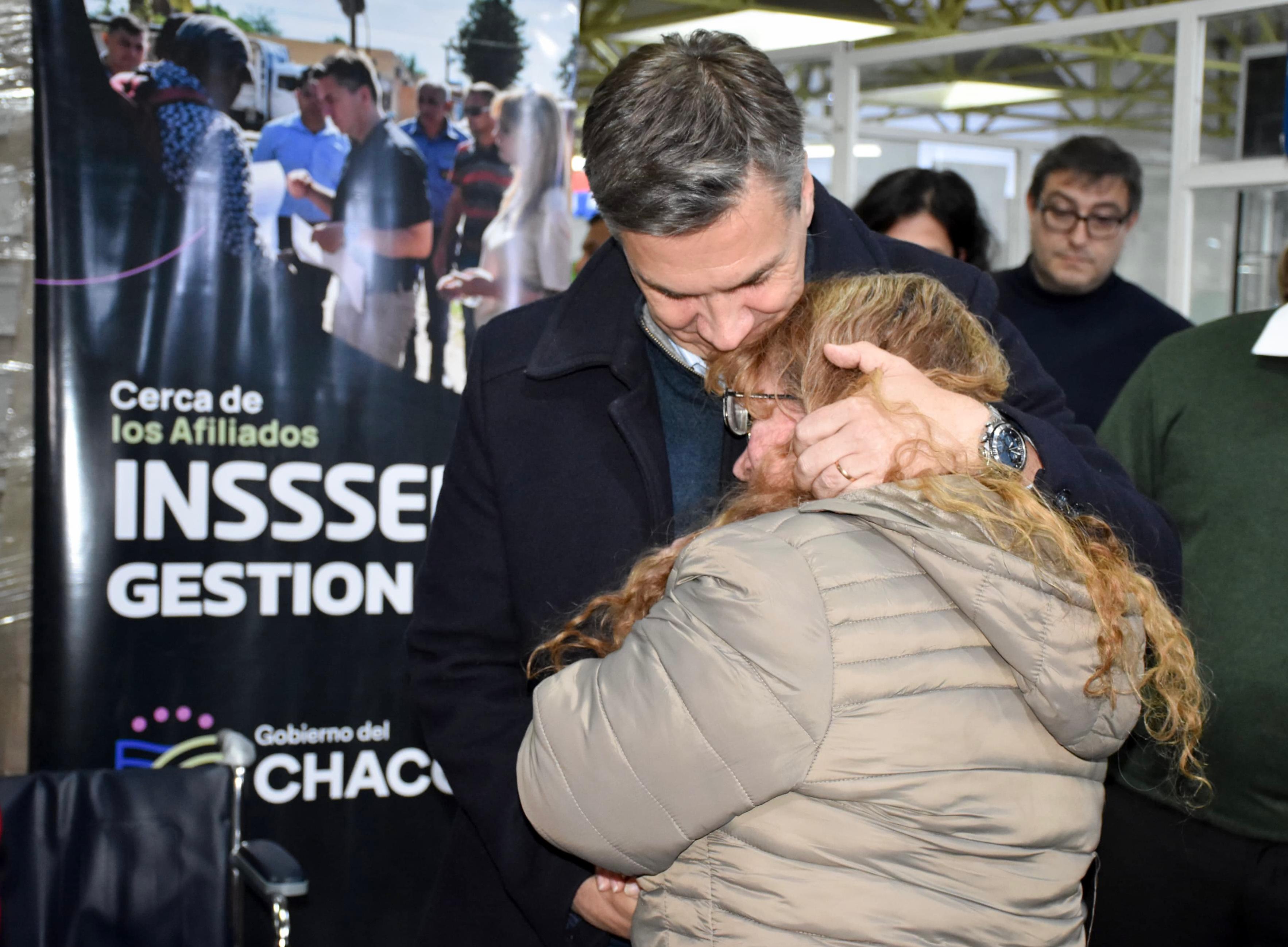 EL GOBERNADOR ZDERO ENTREGÓ AYUDAS TÉCNICAS DE PRÓTESIS A AFILIADOS DE INSSSEP