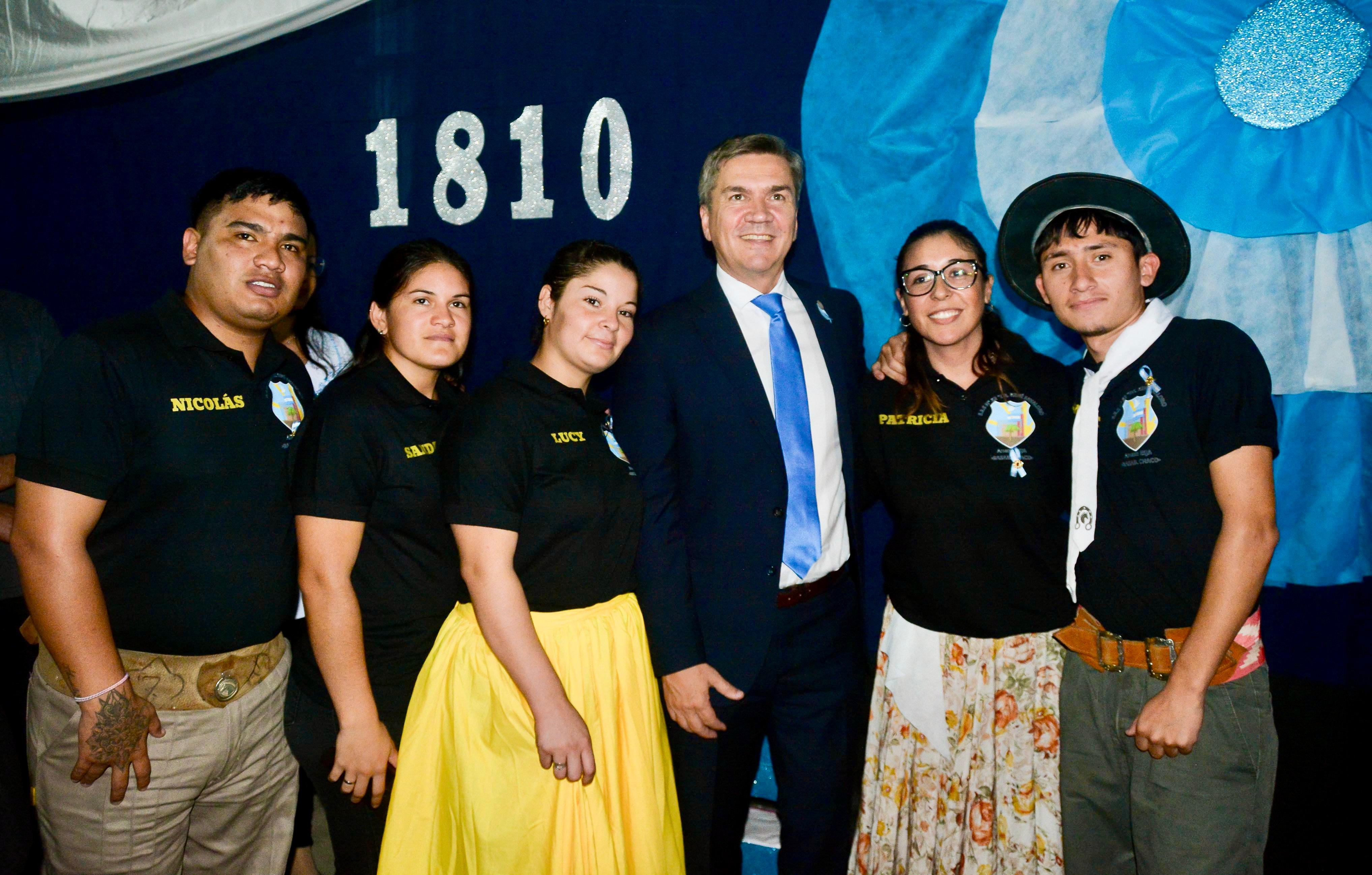 *BASAIL: EL GOBERNADOR ZDERO ENCABEZÓ EL ACTO CENTRAL POR EL 215° ANIVERSARIO DE LA REVOLUCIÓN DE MAYO*