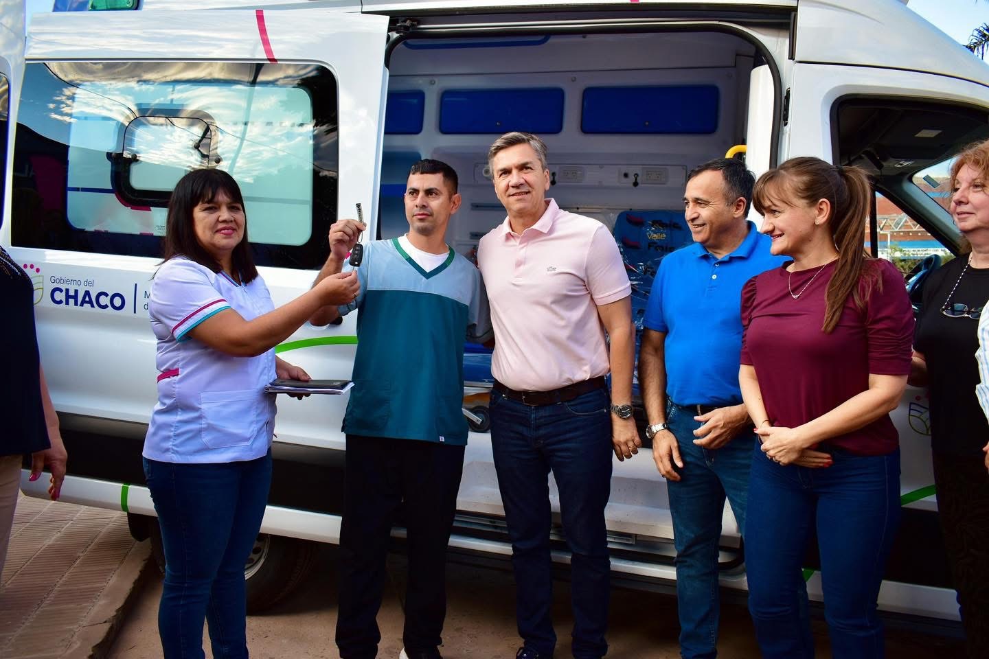 GENERAL PINEDO: EL GOBERNADOR ZDERO ENTREGÓ UNA NUEVA AMBULANCIA PARA EL HOSPITAL “ISAAC WAISMAN”