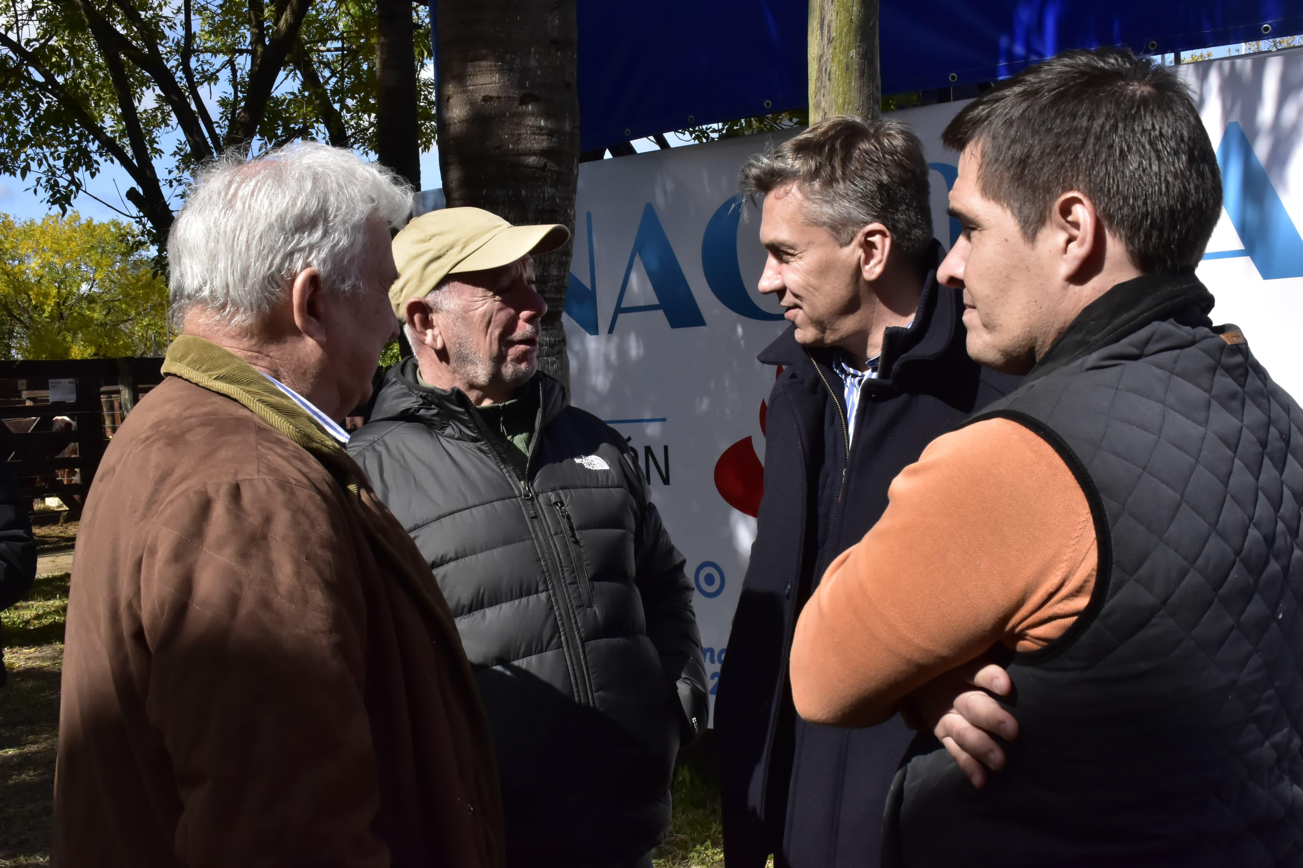 EL GOBERNADOR ZDERO ACOMPAÑÓ HOY A LAS CABAÑAS CHAQUEÑAS EN LA EXPOSICIÓN NACIONAL DE RAZAS DE CORRIENTES
