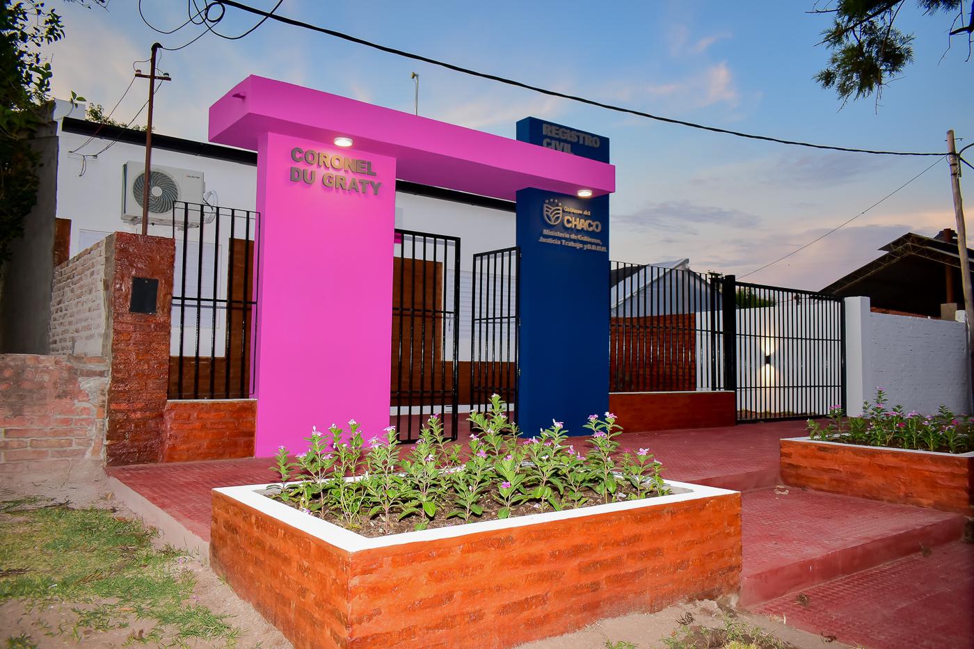 CORONEL DU GRATY: EL GOBERNADOR ZDERO INAUGURÓ LAS REFACCIONES DEL REGISTRO CIVIL