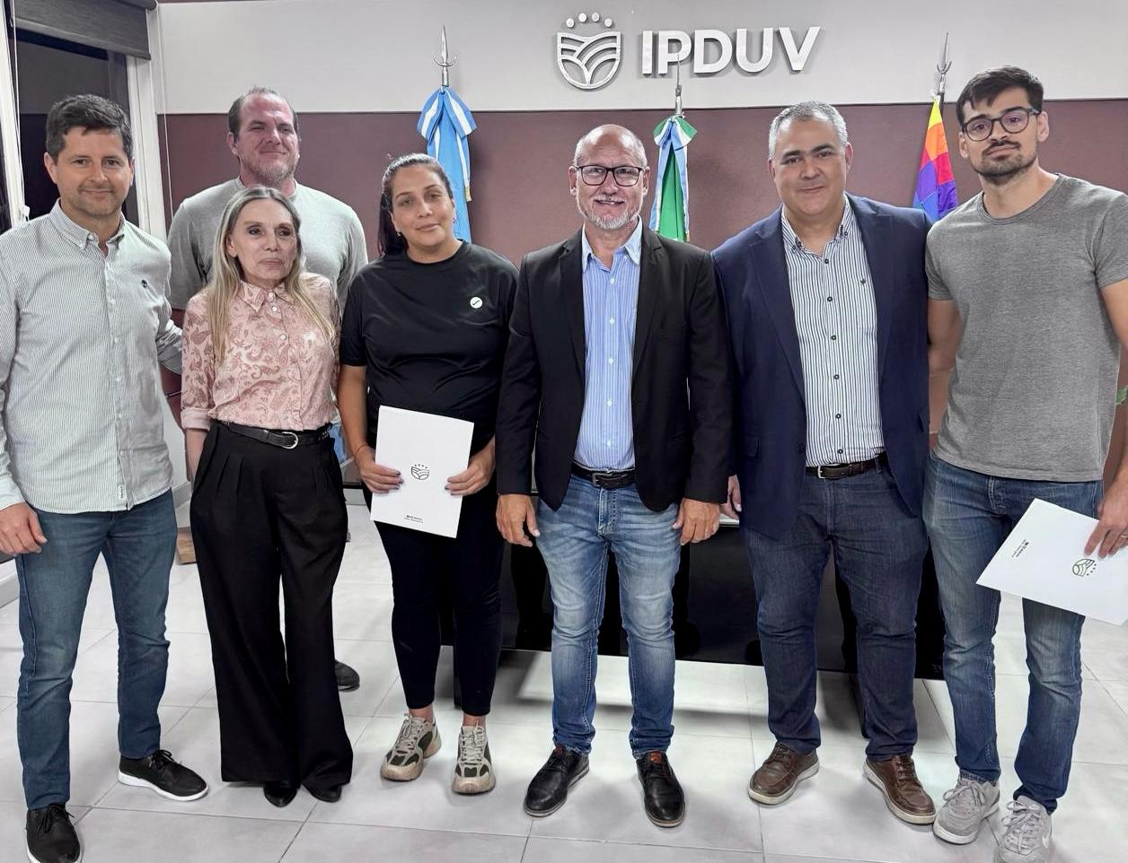 *ÁREA METROPOLITANA: EL IPDUV ENTREGÓ CRÉDITOS DE “CHACO A LA OBRA”*