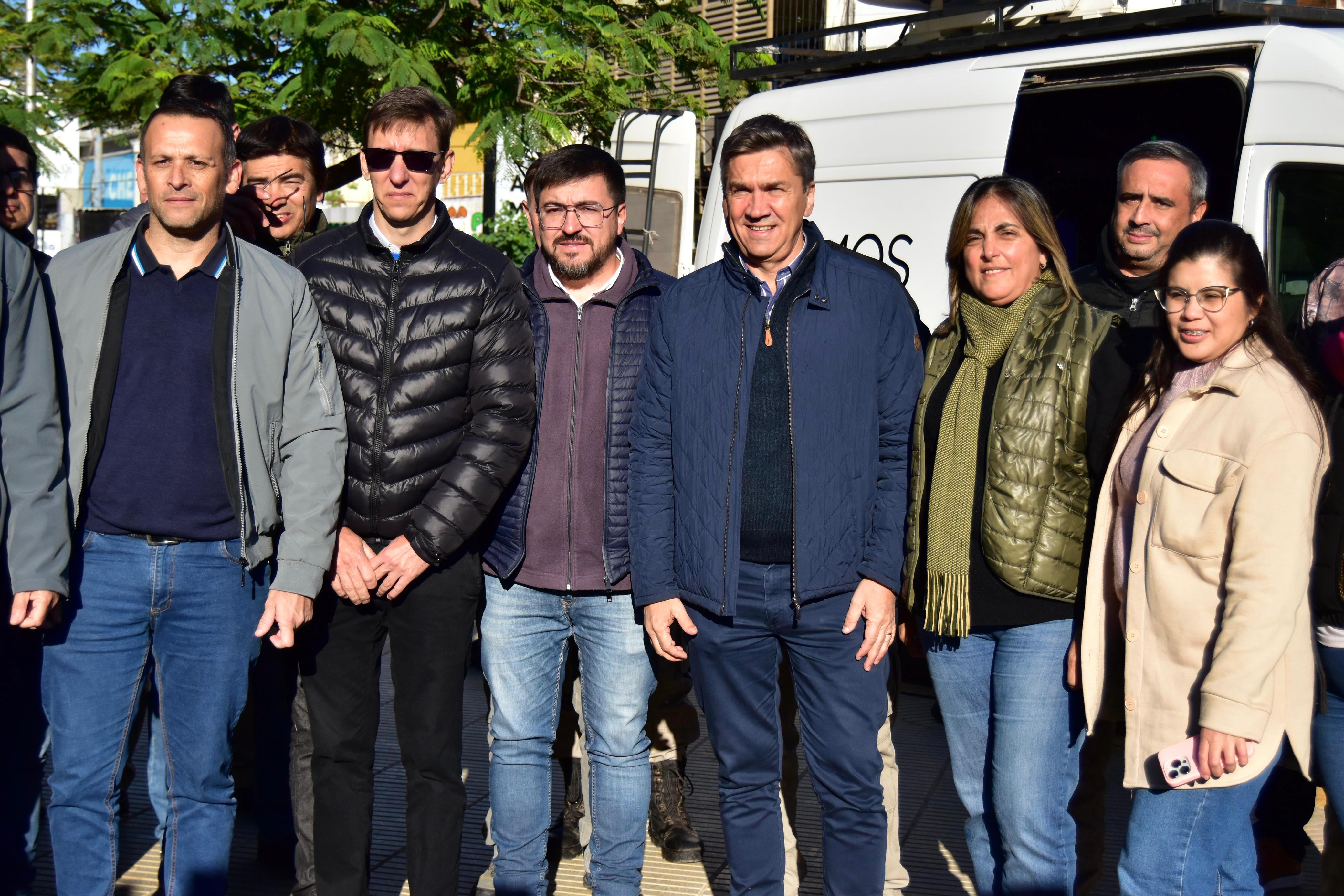 EL GOBERNADOR ZDERO PRESENTÓ CAMIONETAS CON CONECTIVIDAD SATELITAL PARA LA FISCALIZACIÓN DE BOSQUES Y MONTES CHAQUEÑOS