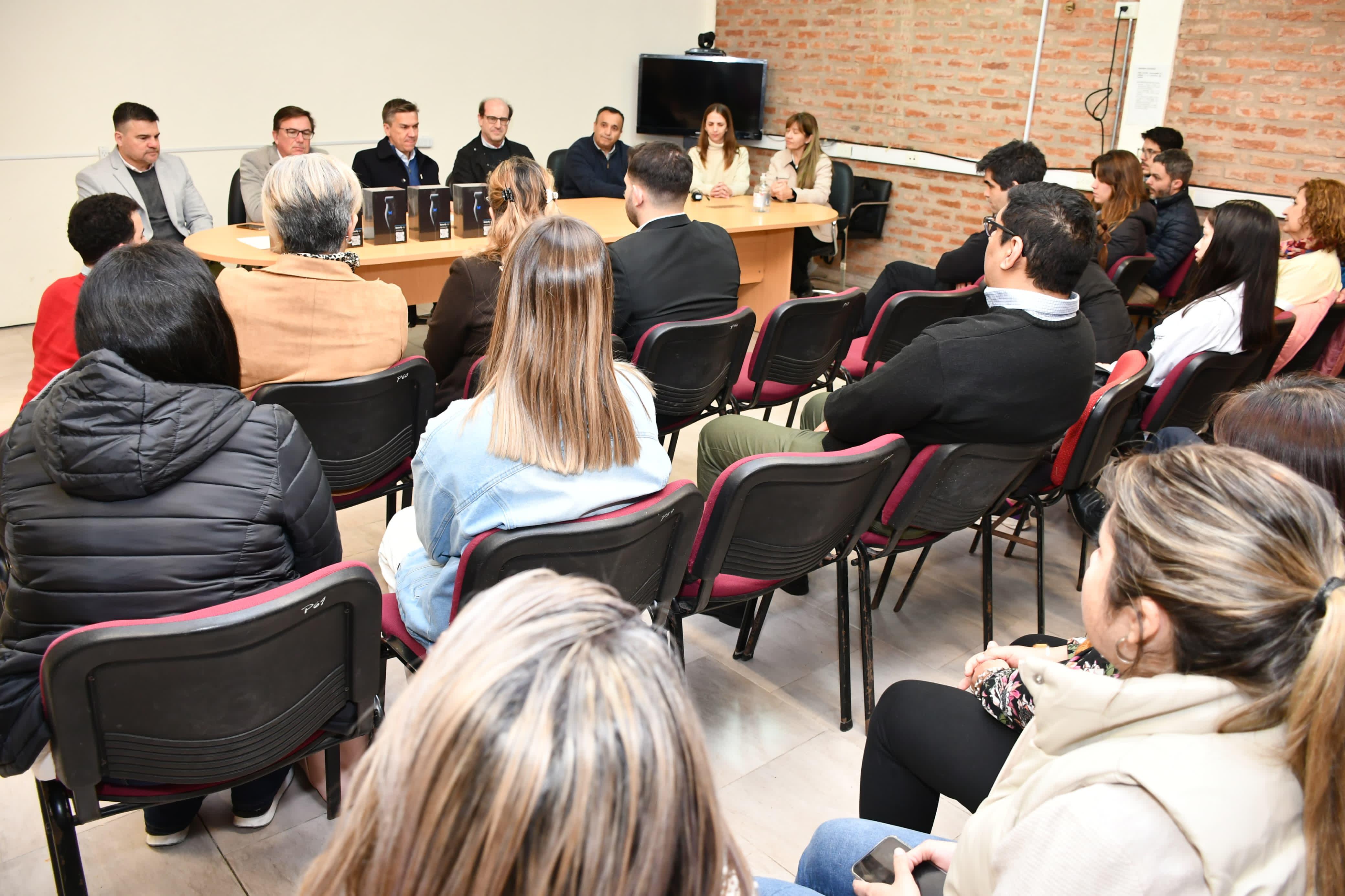 *EL GOBERNADOR ZDERO ACOMPAÑÓ LA ENTREGA DE ECÓGRAFOS PARA FORTALECER EL SISTEMA DE SALUD PROVINCIAL*